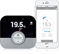Photo du thermostat d'ambiance connecté Smart TC° et d'un smartphone avec un screenshot de l'application Smart TC°